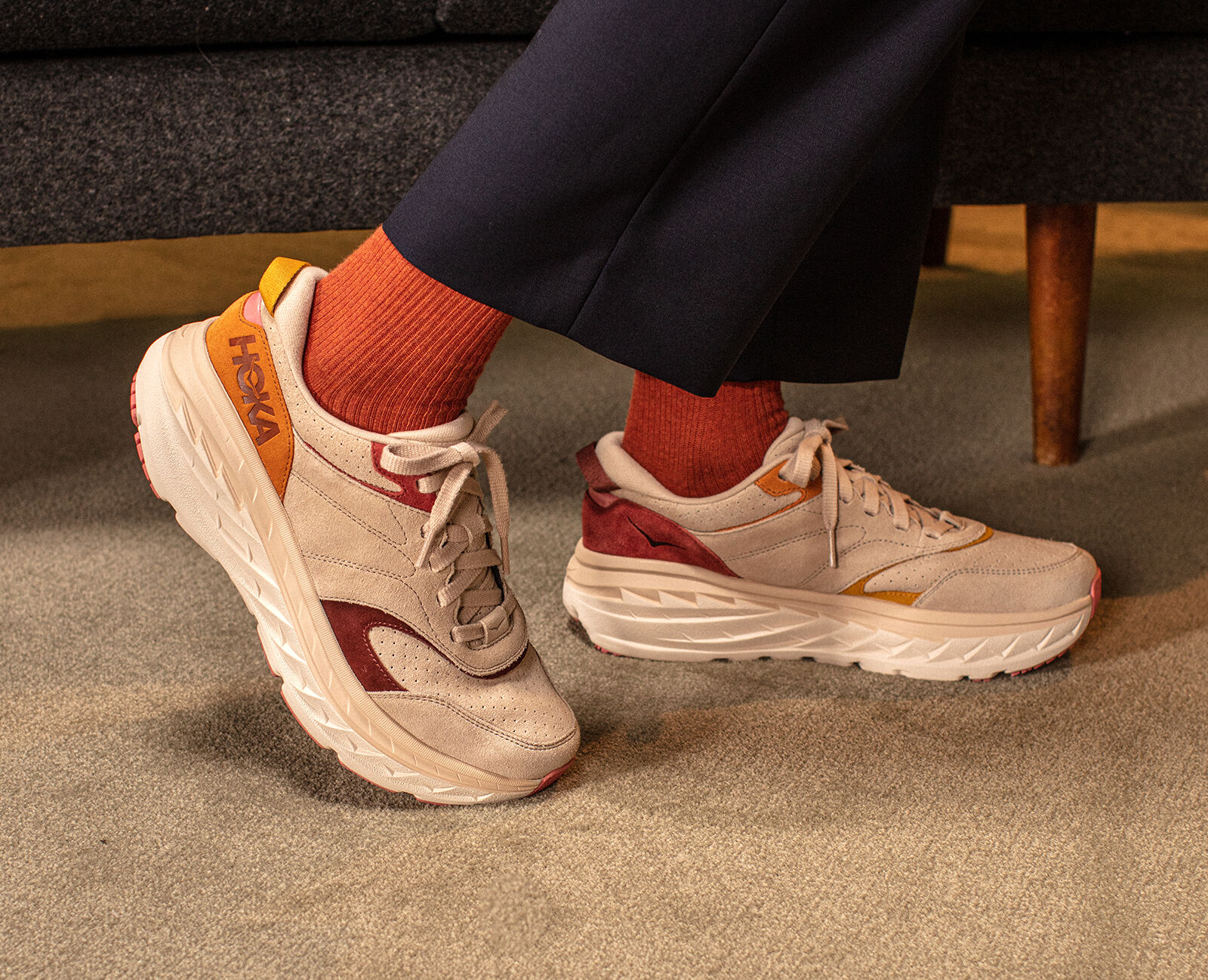 all gender bondi l suede hoka