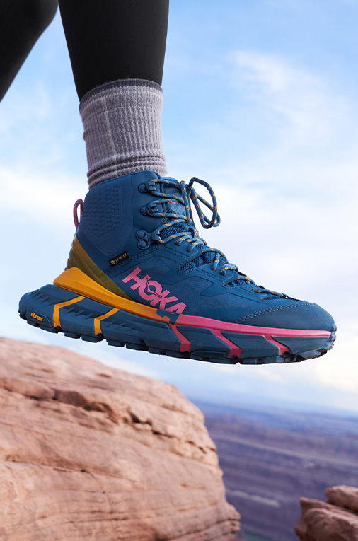 TenNine Hike, la llamativa bota de senderismo de Hoka ONE ONE