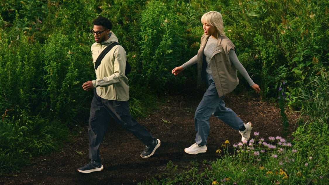 Gros plan de randonneurs portant les Transport.