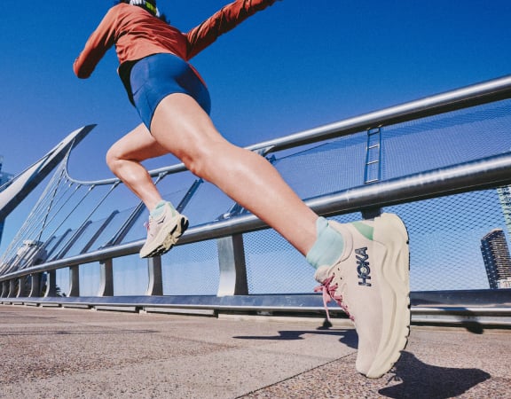 Women's Arahi 8